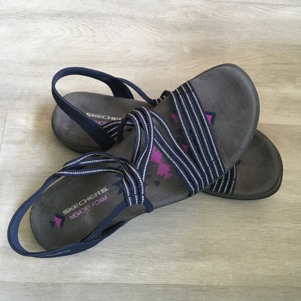 Sketchers Memory Foam sandals - sz 9
